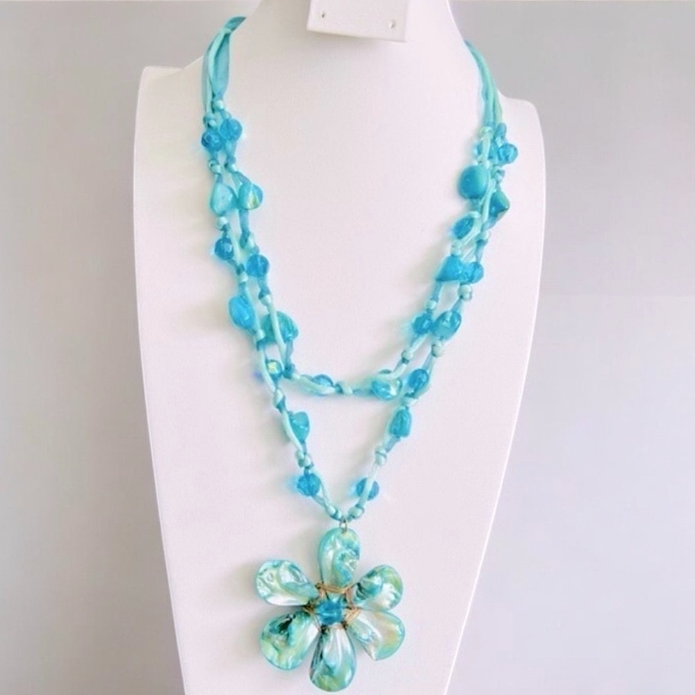 Double Turquoise Colored Chunky Beaded Necklace Large Flower Pendant Medallion - Picture 12 of 13